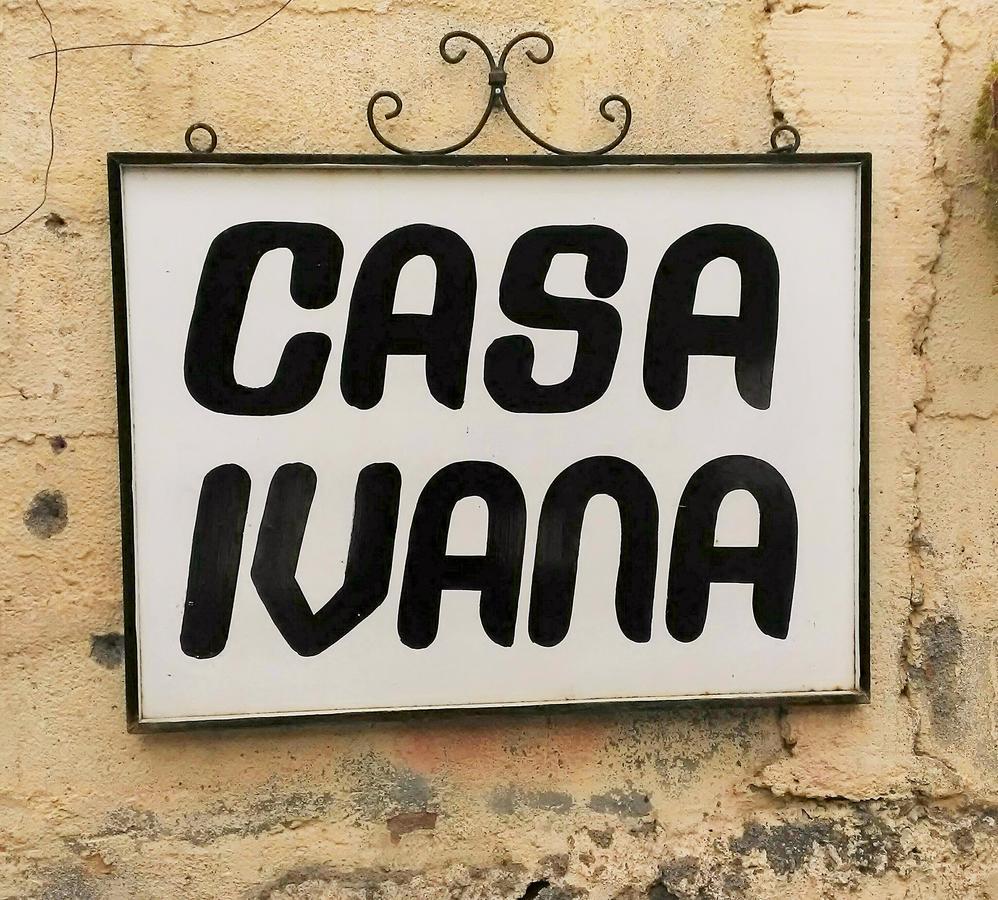 Hostal Casa Ivana León Eksteriør bilde
