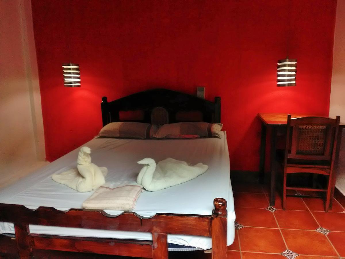 Hostal Casa Ivana León Eksteriør bilde