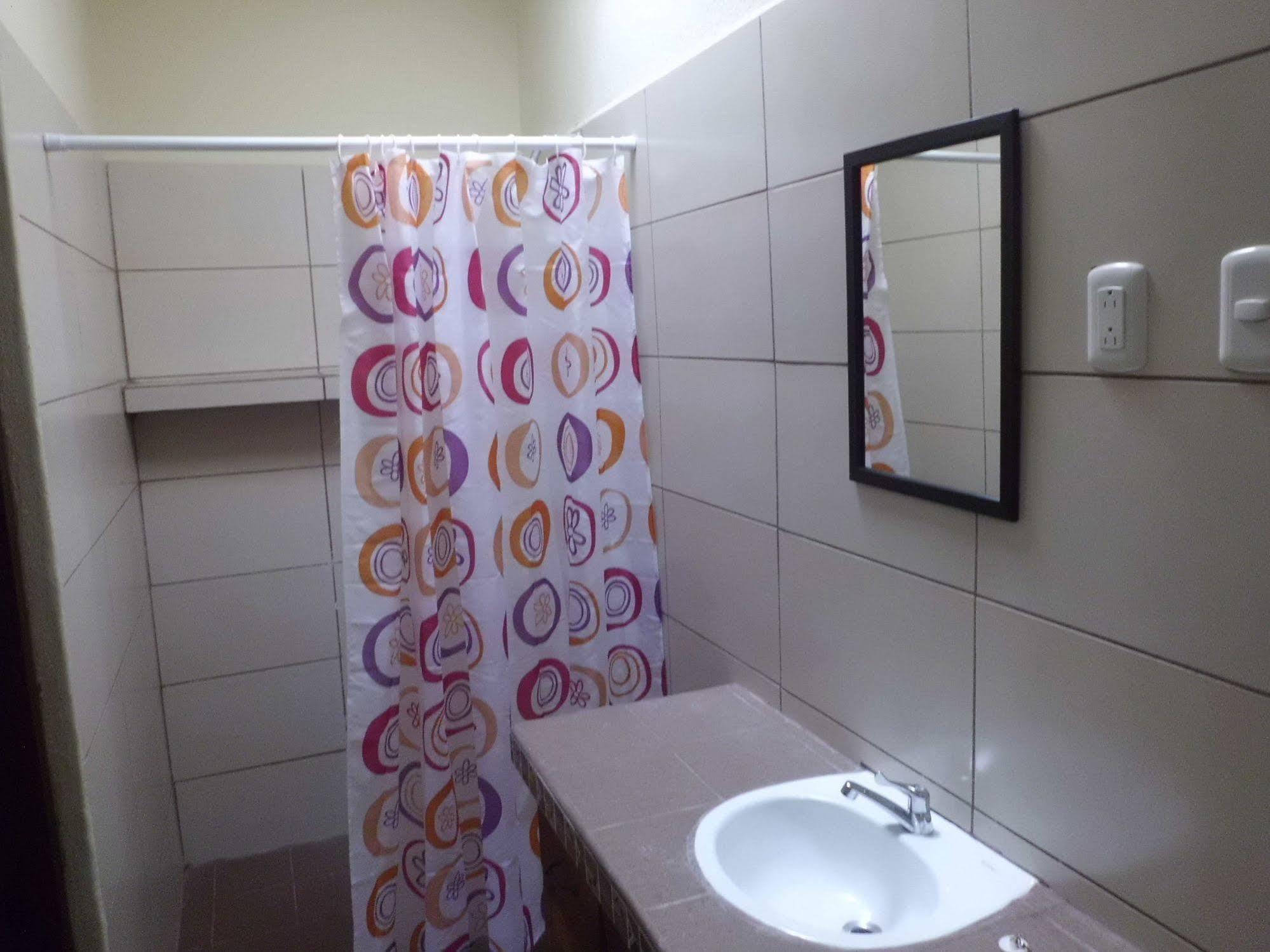 Hostal Casa Ivana León Eksteriør bilde