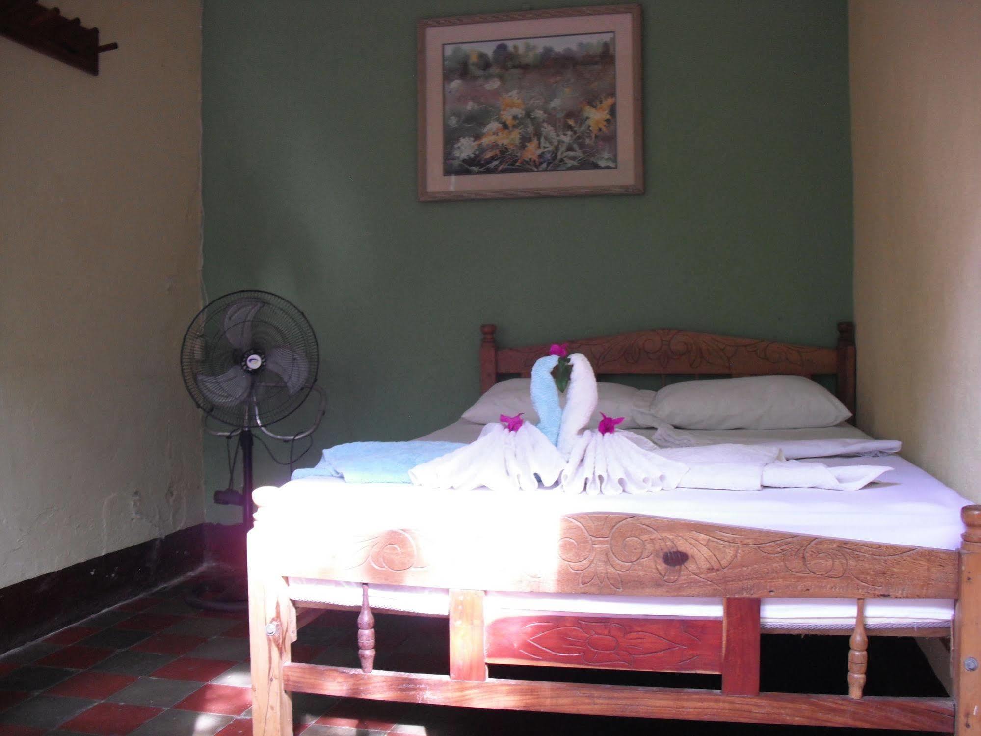 Hostal Casa Ivana León Eksteriør bilde